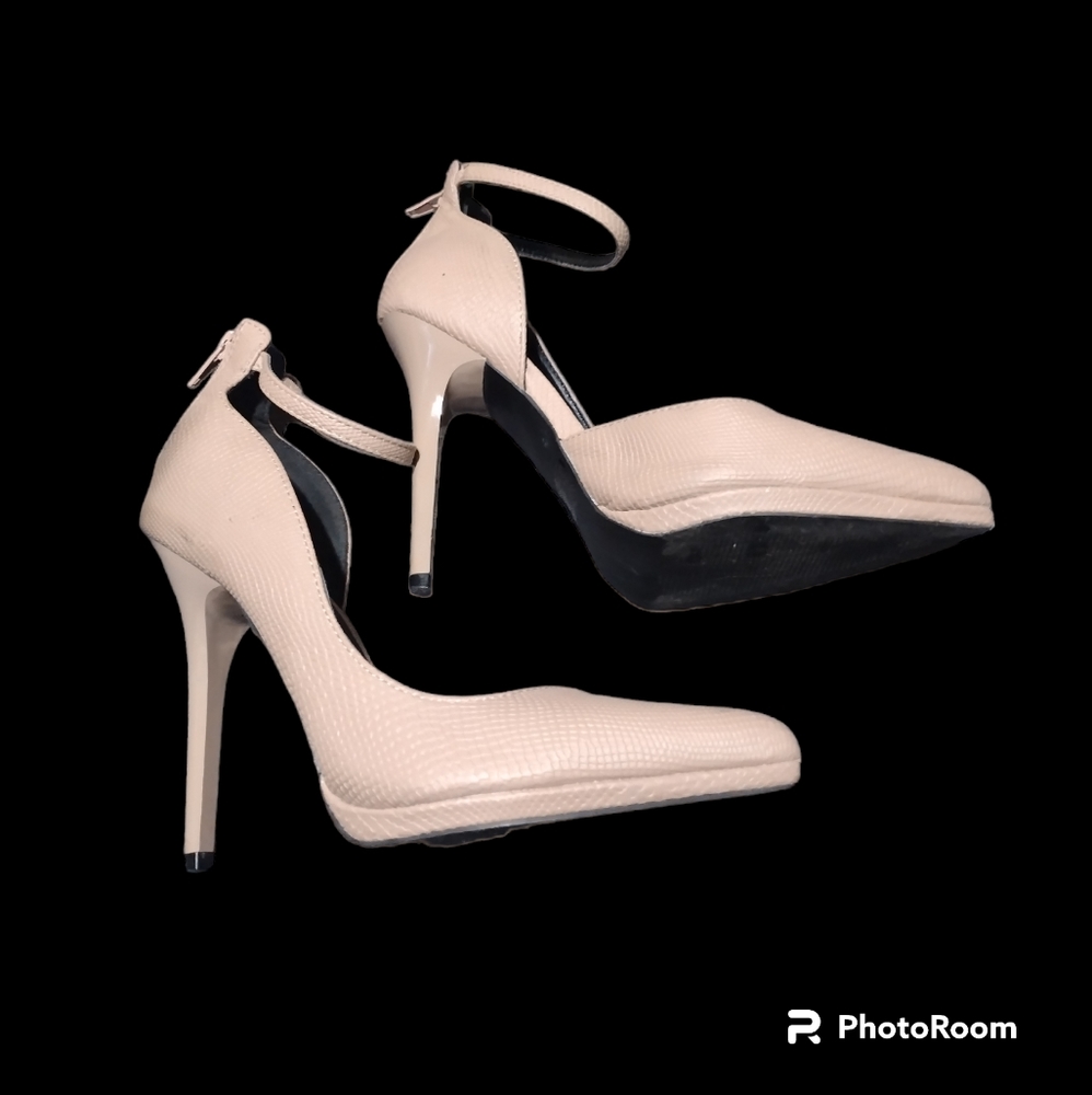 Charlotte Russe Pointed Almonds Toe Light Tan Sz 8